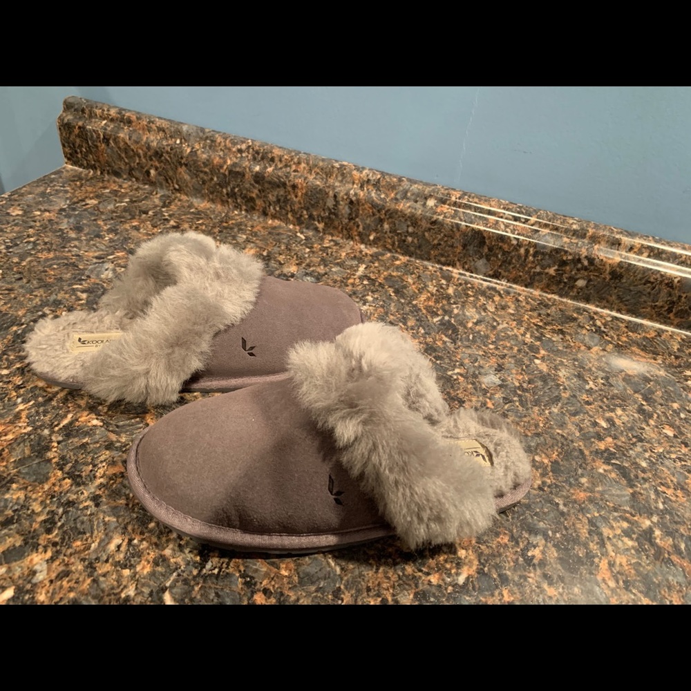 BRAND NEW UGG SLIPPERS